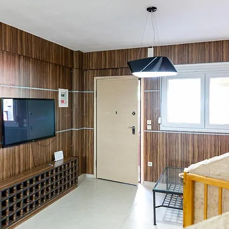 Natalie Holiday home *